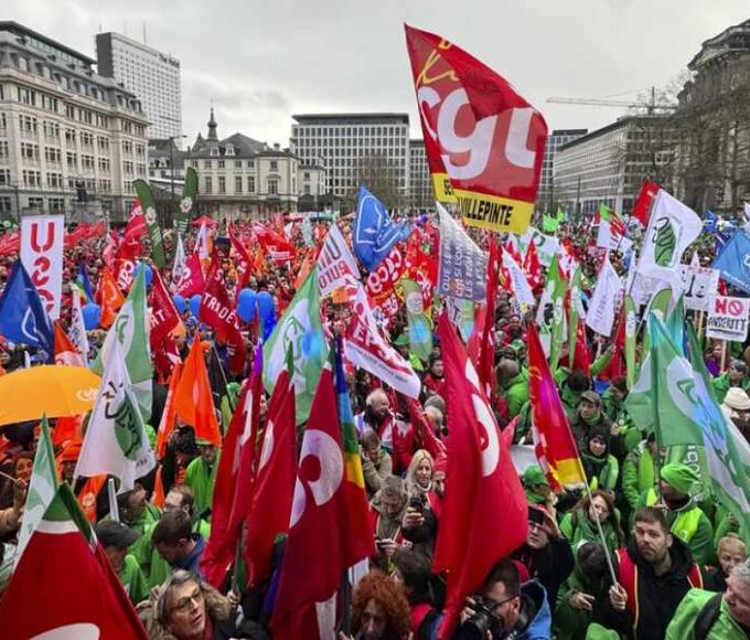 Brussels Faces Pressure to Scale Back Green Agenda Amid U.S. Deregulation